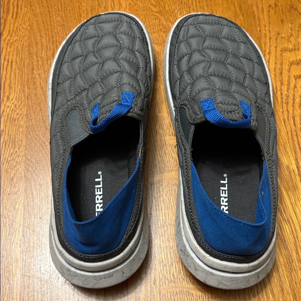 Merrell size 8 Gray Quilted Slip-On Men's Shoes